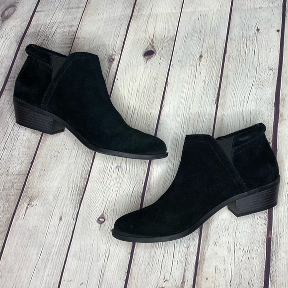 WHITE MOUNTAIN Booties - Picture 2 of 7